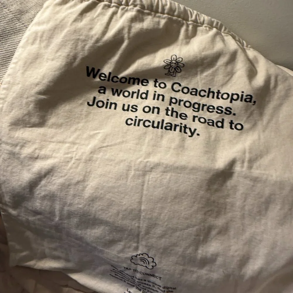 Coachtopia Loop Flat Tote With Cloud Quilting - Picture 9 of 11